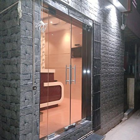 Hotel Avenue Residency ムンバイ エクステリア 写真