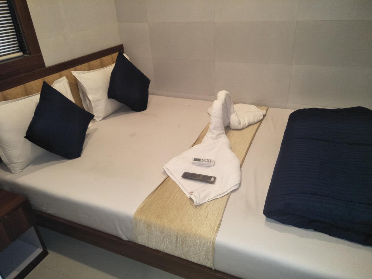 Hotel Avenue Residency ムンバイ エクステリア 写真