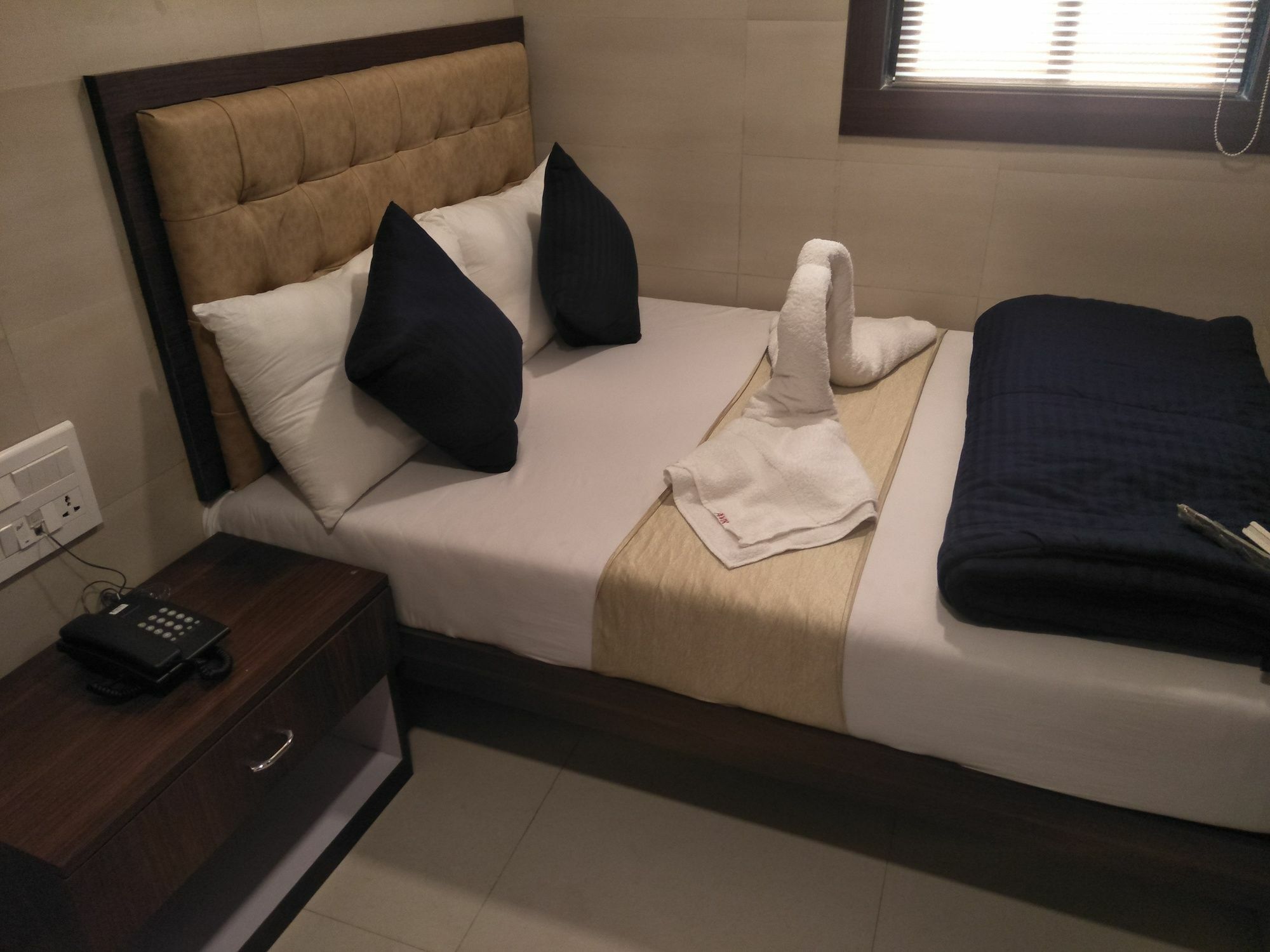 Hotel Avenue Residency ムンバイ エクステリア 写真